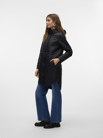 VERO MODA Tussenmantel 'Hayle' in Zwart