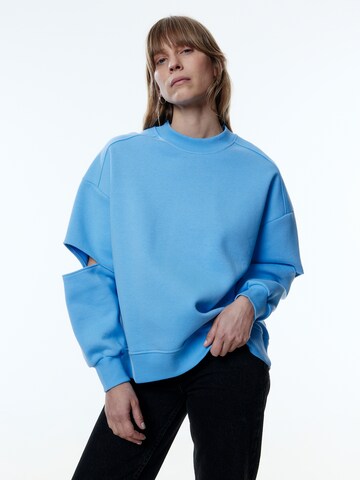 EDITED Sweatshirt 'Isabella' in Blau: predná strana