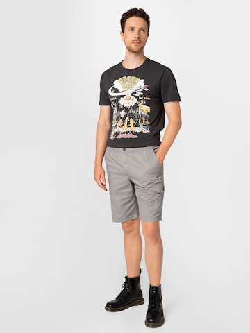 AMPLIFIED Shirt 'GREENDAY - DOOKIE' in Grey