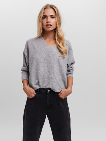 VERO MODA Sweater in Grey: front