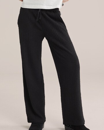 Regular Pantalon WE Fashion en noir : devant
