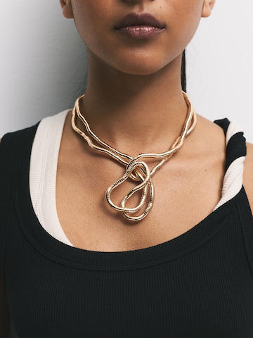 Collana di Pull&Bear in oro: frontale