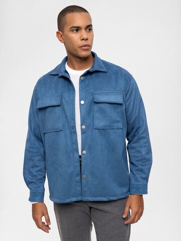 Coupe regular Chemise Antioch en bleu : devant