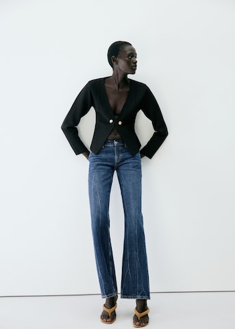 MANGO Bootcut Jeans 'TRINI' i blå