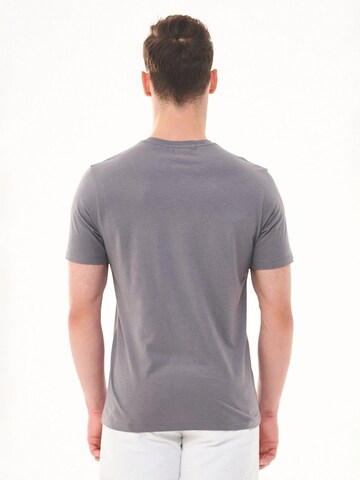 Organication T-Shirt in Grau