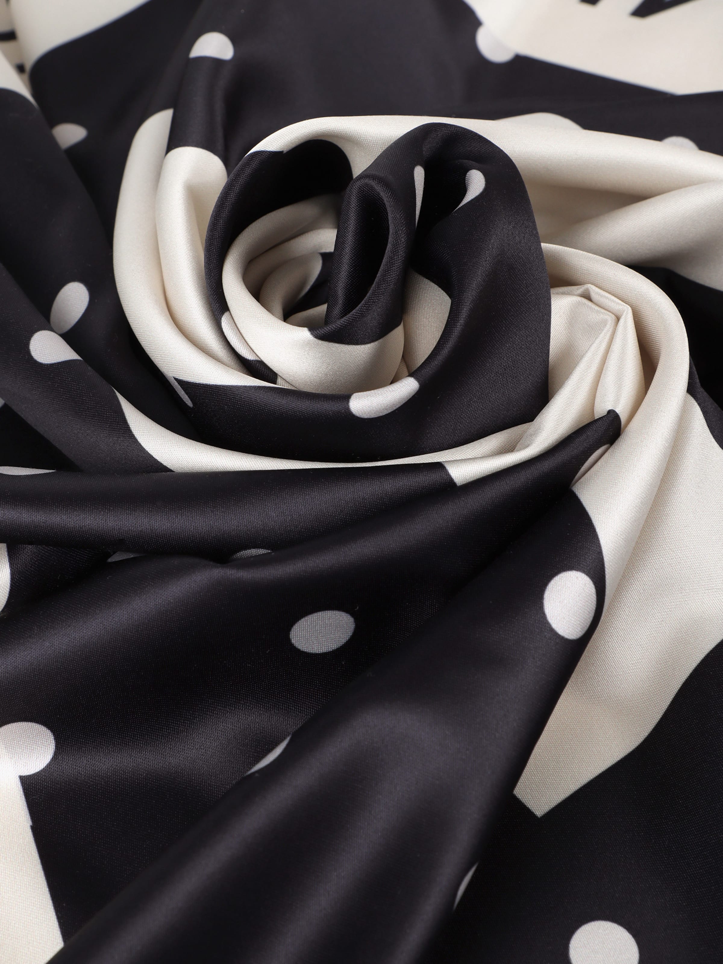 Lola Casademunt Scarf i svart