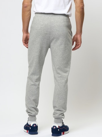 U.S. POLO ASSN. Tapered Housut 'Terkel' värissä harmaa