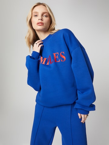 Smiles Sweatshirt 'Jay' in Blue: front