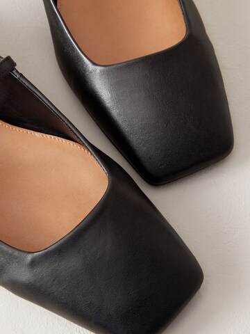 Next - Sabrina com tiras em preto