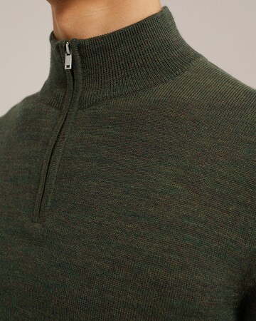 WE Fashion Sweater in Green