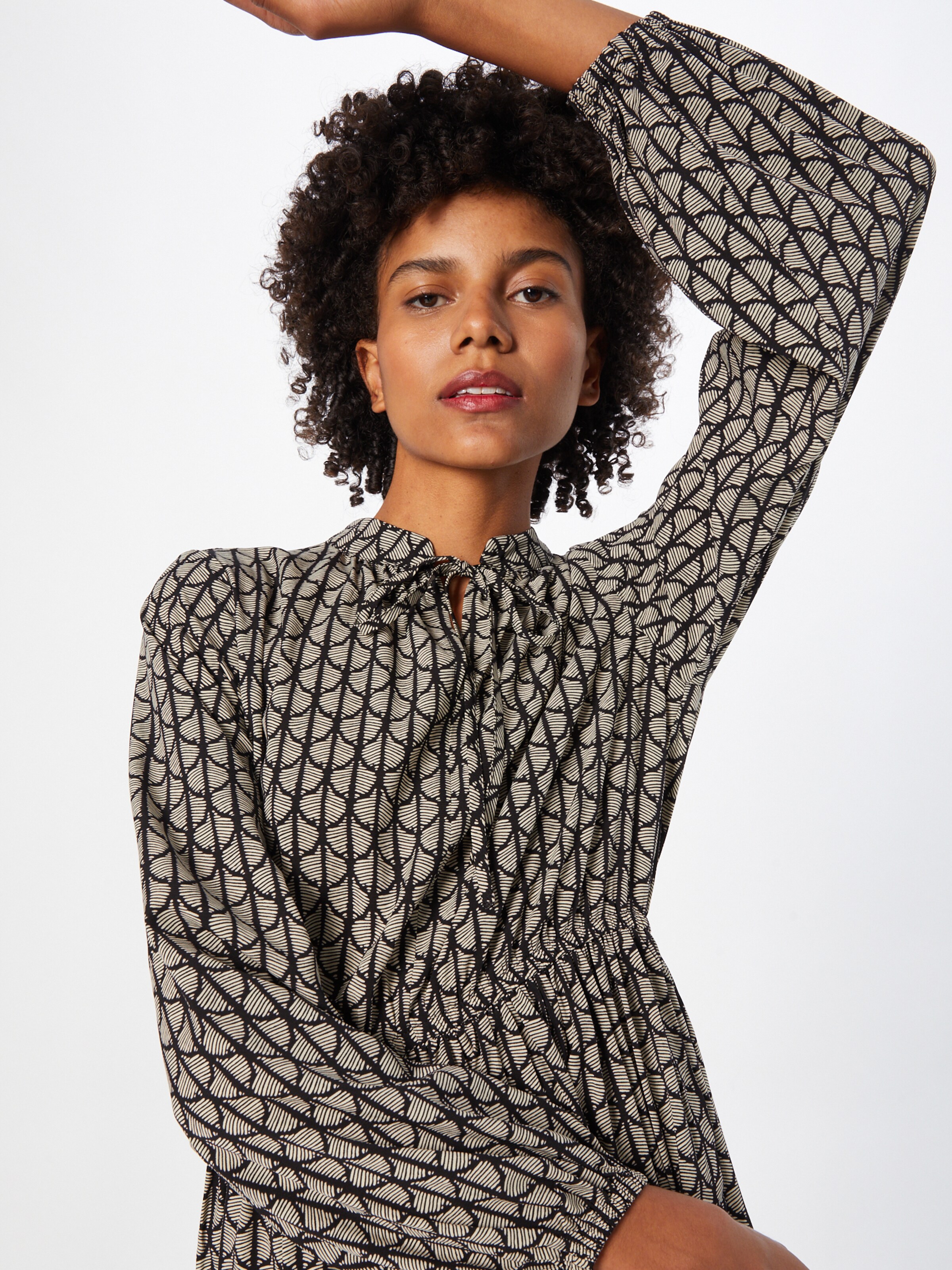 Frauen Große Größen Kleid 'Tessy' in Beige - YI98078 Frauen Große Größen Kleid 'Tessy' in Beige - YI98078