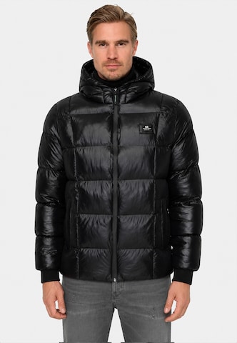 Rusty Neal Steppjacke in Schwarz: Vorderseite