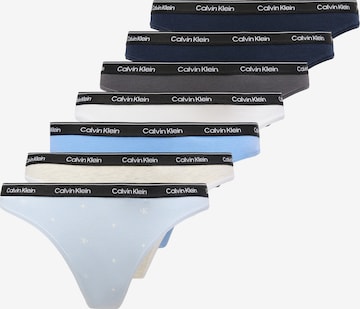 Tanga de la Calvin Klein Underwear pe bej: față