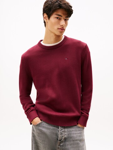 Pull-over 'ESS' Tommy Jeans en rouge : devant