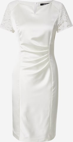 SWING Dress in White: front