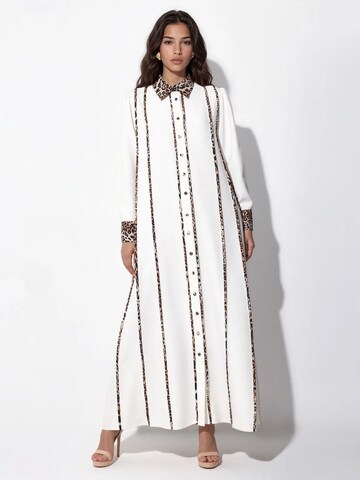 MSN Collection - Vestidos camiseiros em branco: frente