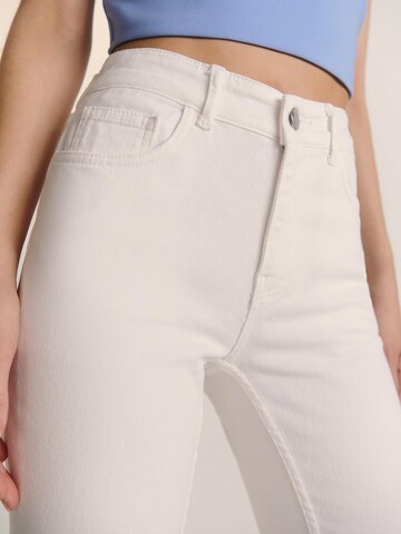 Guido Maria Kretschmer Women Skinny Jeans in White
