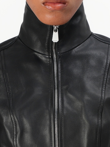 PINKO Демисезонная куртка в Черный