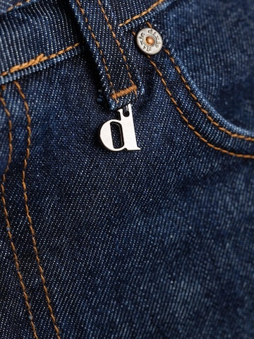Largi Jeans de la Dixie pe albastru