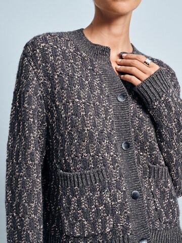 Next Gebreid vest in Zilver
