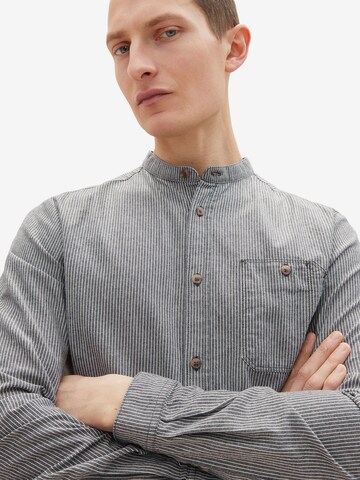 Coupe regular Chemise TOM TAILOR en gris