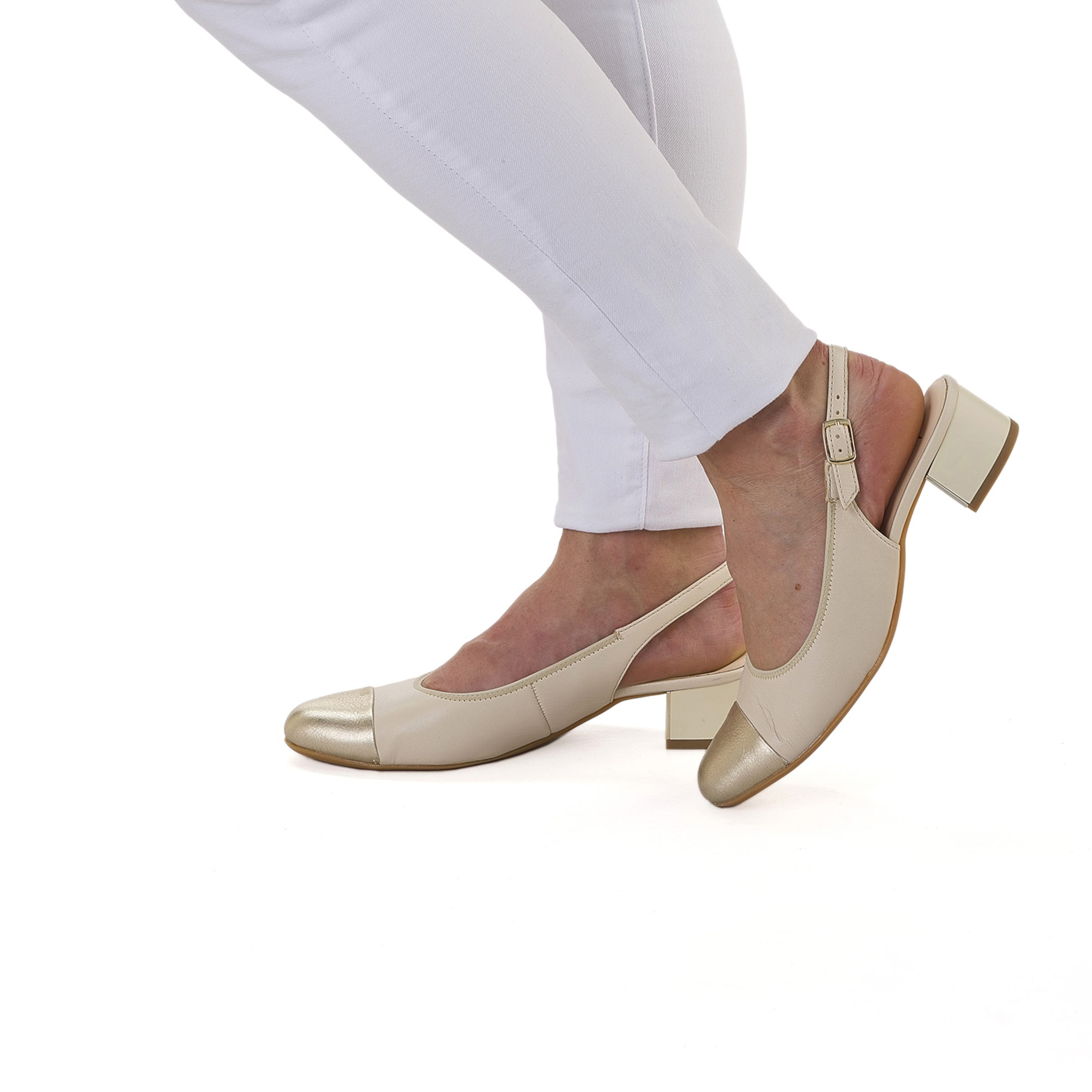 ARA Slingpumps in Beige: Vorderseite