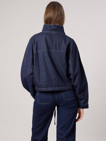 Deeluxe Tussenmantel in Blauw