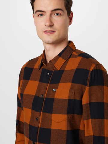 WRANGLER Regular Fit Hemd in Braun