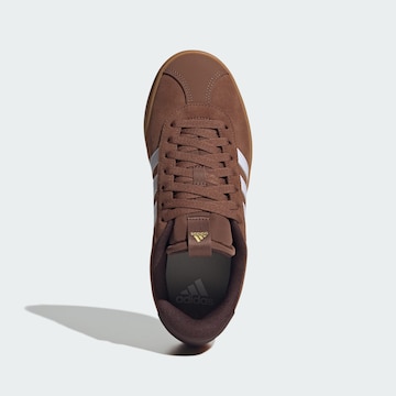 ADIDAS SPORTSWEAR Låg sneaker 'VL Court 3.0' i brun