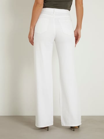 Wide leg Jeans di GUESS in bianco