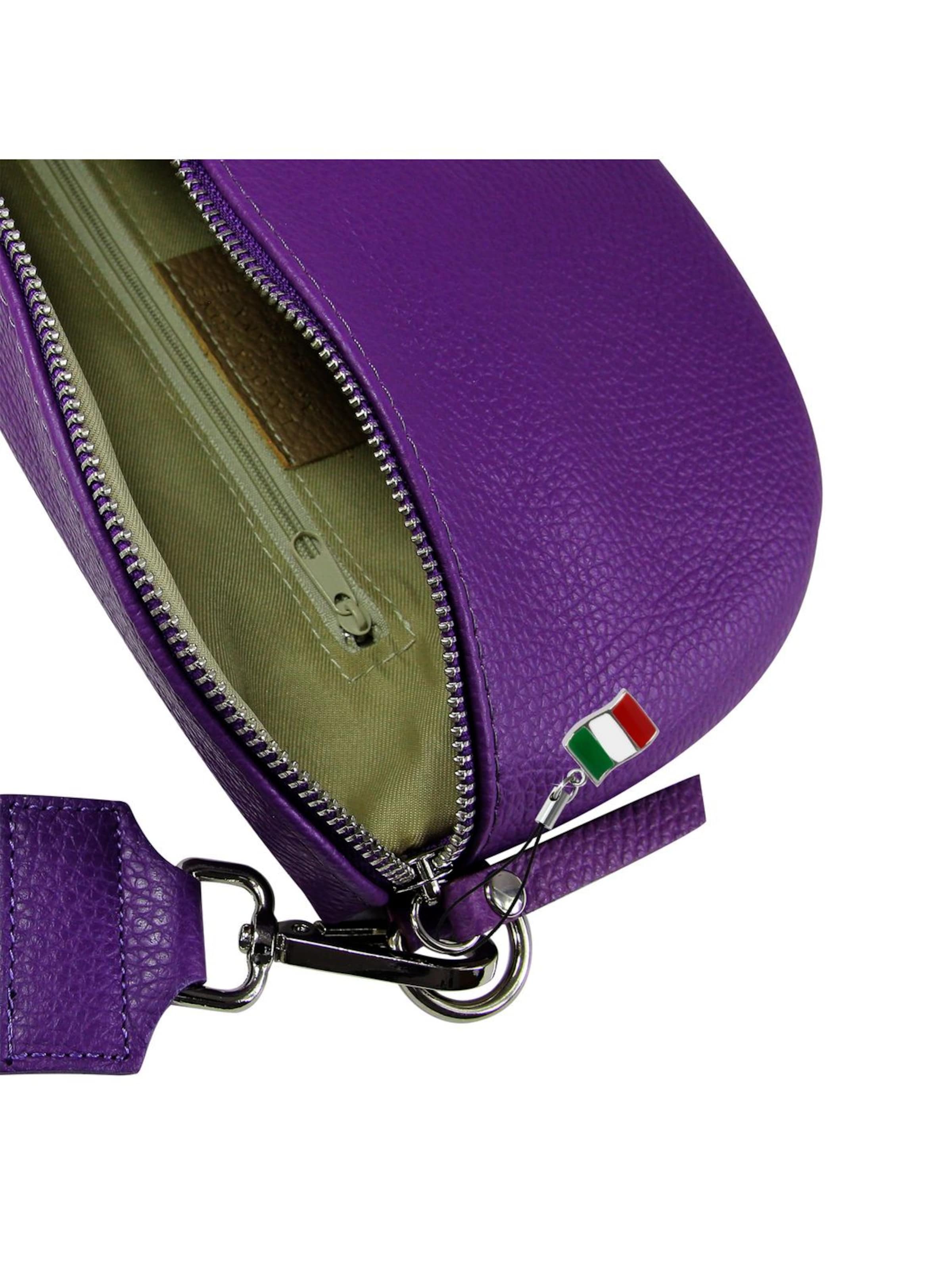 Florence Heuptas in Lila