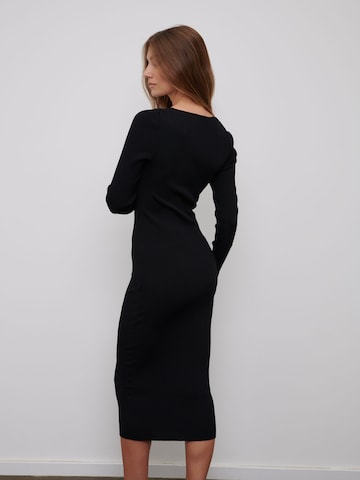 RÆRE by Lorena Rae Плетена рокля 'Leonie' в черно