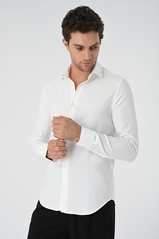 balta Antioch Priglundantis modelis Marškiniai