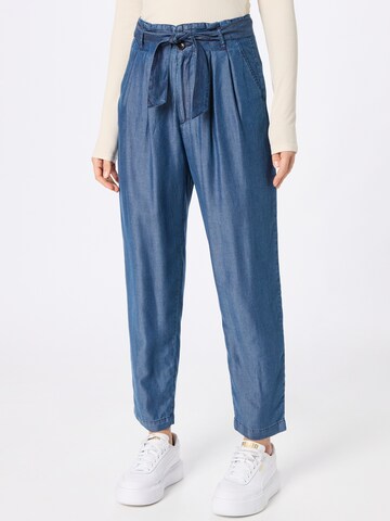 Wunderwerk Regular Trousers in Blue: front