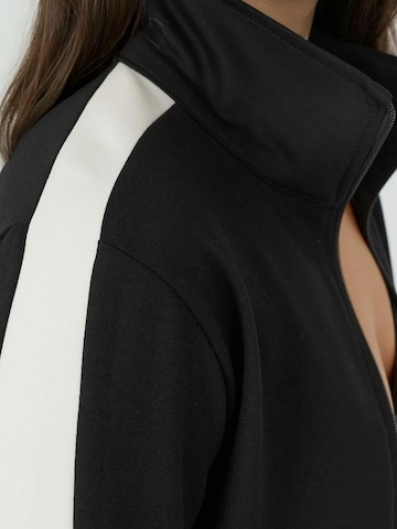 Hiccup Zip-Up Hoodie in Black