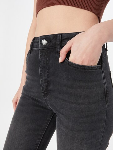 NU-IN Flared Jeans i svart