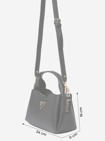 GUESS Handtasche 'Iwona' in Schwarz