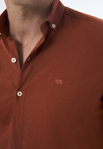 Coupe regular Chemise Jimmy Sanders en marron