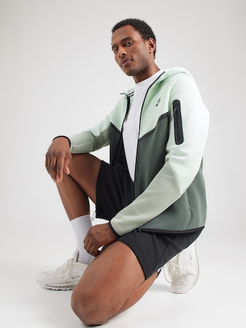 Veste de survêtement 'TCH FLC' Nike Sportswear en vert