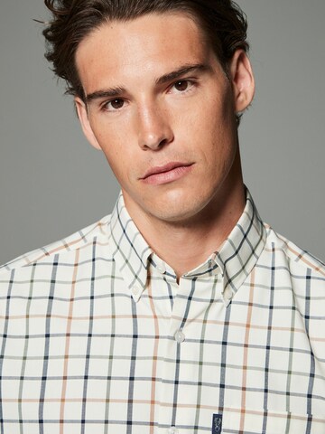 Regular fit Camicia di Next in beige