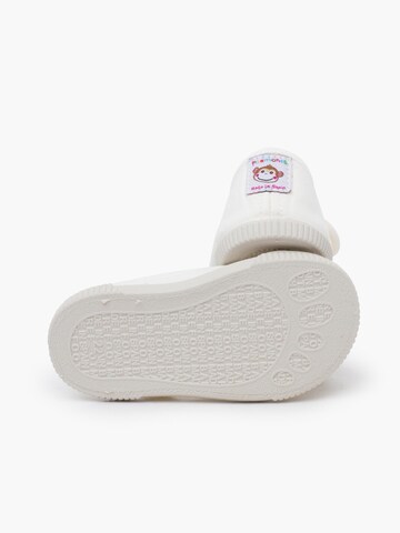 Pisamonas First-Step Shoes in White