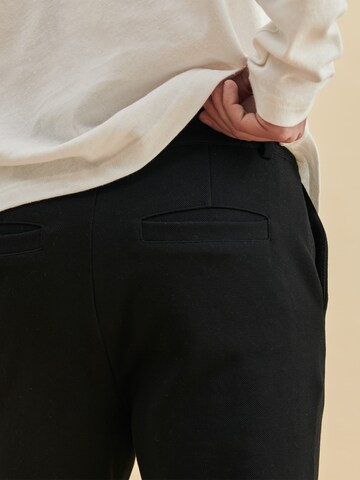 DAN FOX APPAREL Regular Панталон 'Roman' в черно