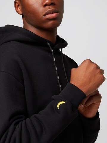 About You x Cyberkongz Sweatshirt 'Finn' in Zwart