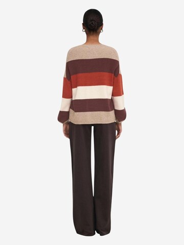 Pullover 'ONLATIA L/S STRIPE PULLOV KNT NOOS 15220044' di ONLY in beige