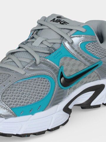 Nike Sportswear Låg sneaker 'V5 RNR' i grå
