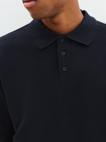 Pull&Bear Koszulka w kolorze niebieski