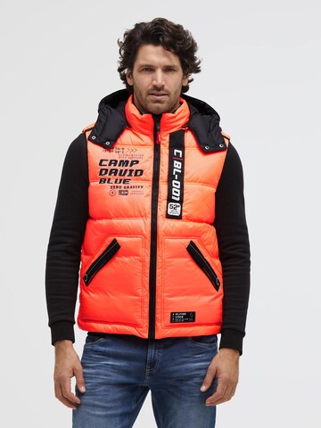 CAMP DAVID Vest in Orange: front
