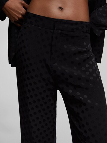 Pull&Bear Regular Trousers in Black