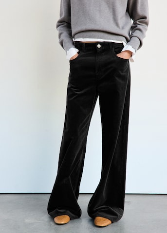 Loosefit Pantaloni 'Carmen' di MANGO in nero: frontale