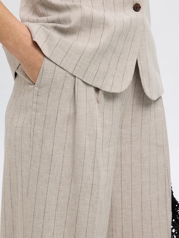 SELECTED FEMME - Pierna ancha Pantalón plisado en beige